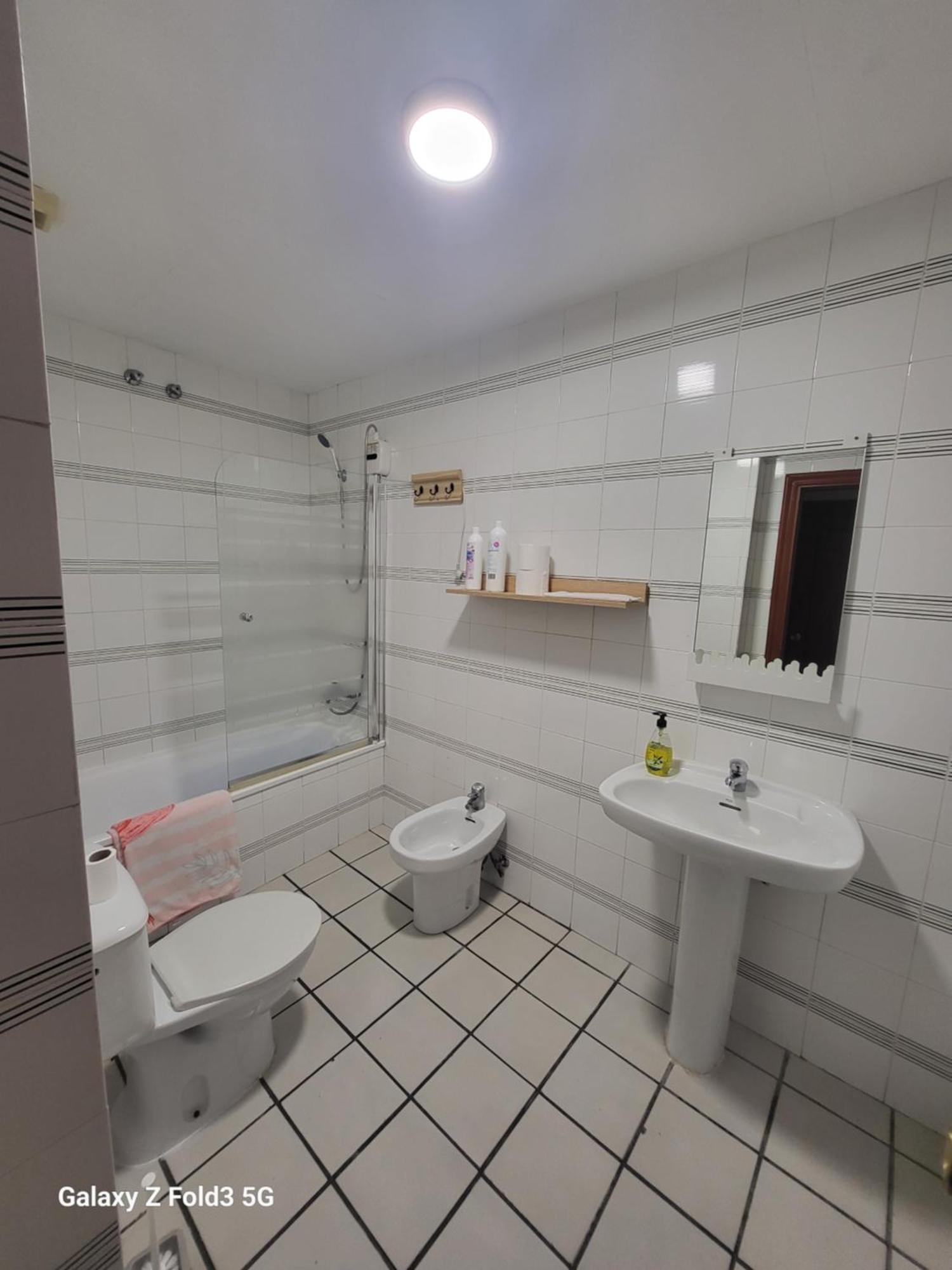 Habitacion Muy Centrica. Granada Bagian luar foto