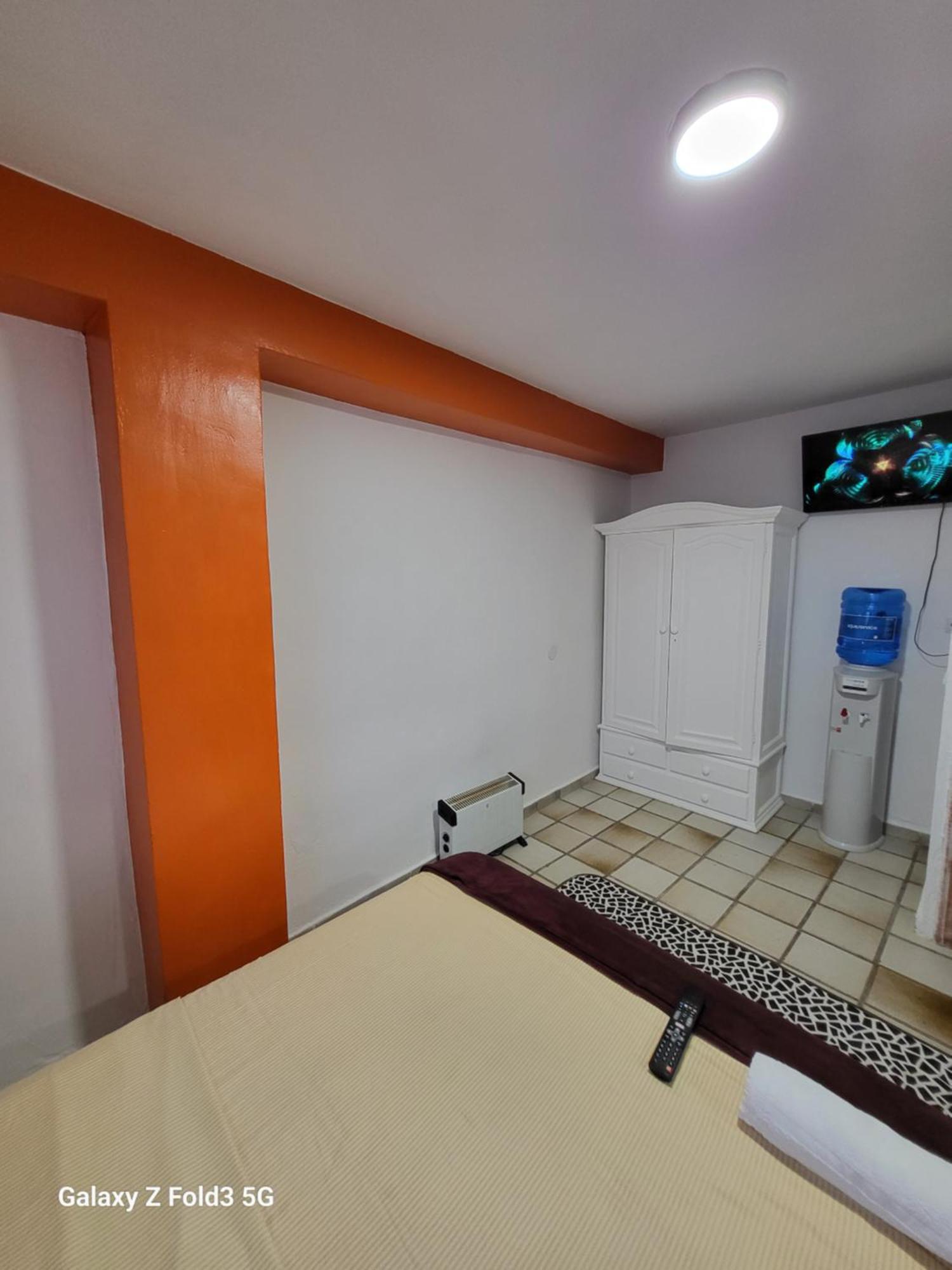 Habitacion Muy Centrica. Granada Bagian luar foto