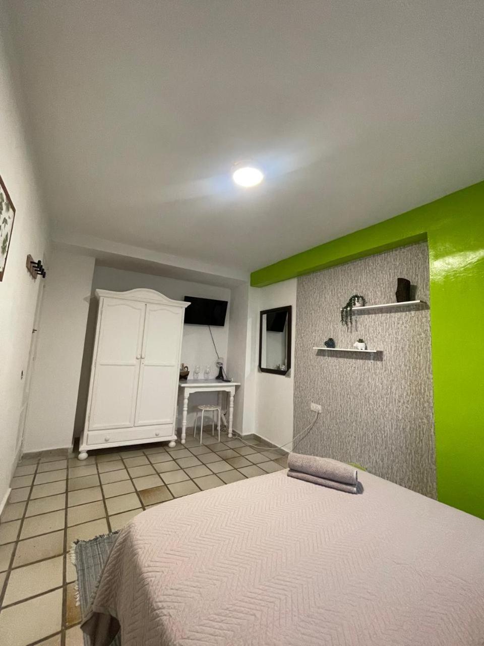 Habitacion Muy Centrica. Granada Bagian luar foto