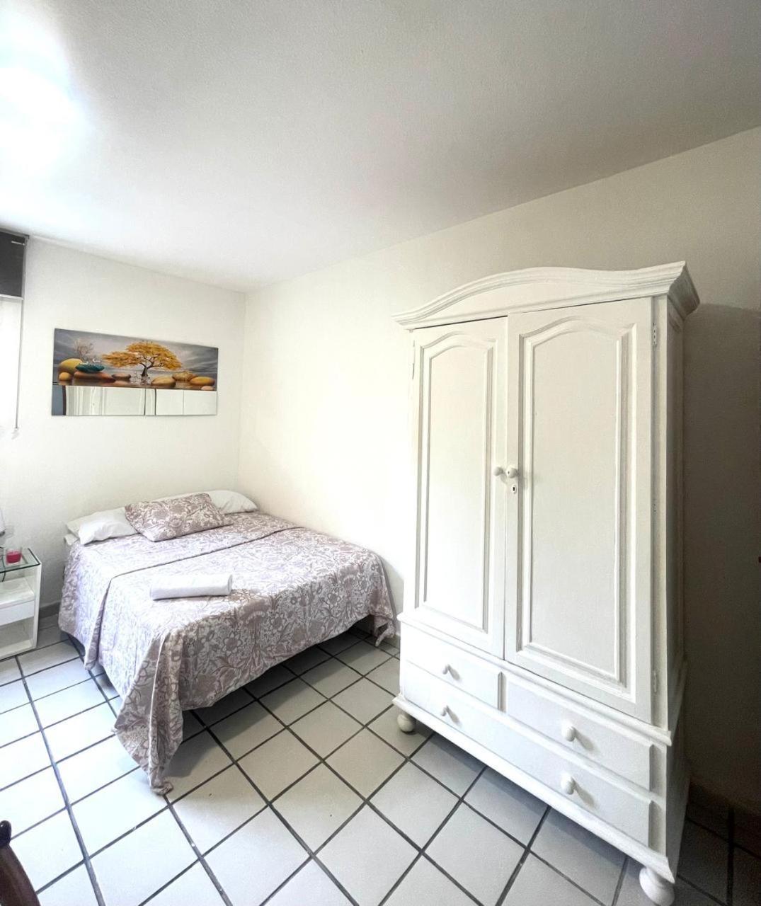 Habitacion Muy Centrica. Granada Bagian luar foto