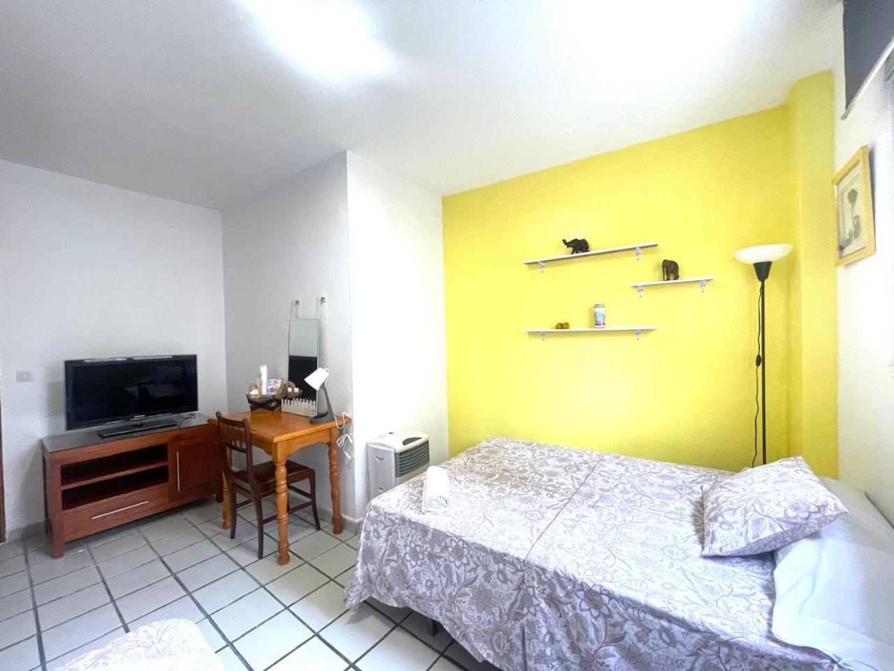 Habitacion Muy Centrica. Granada Ruang foto