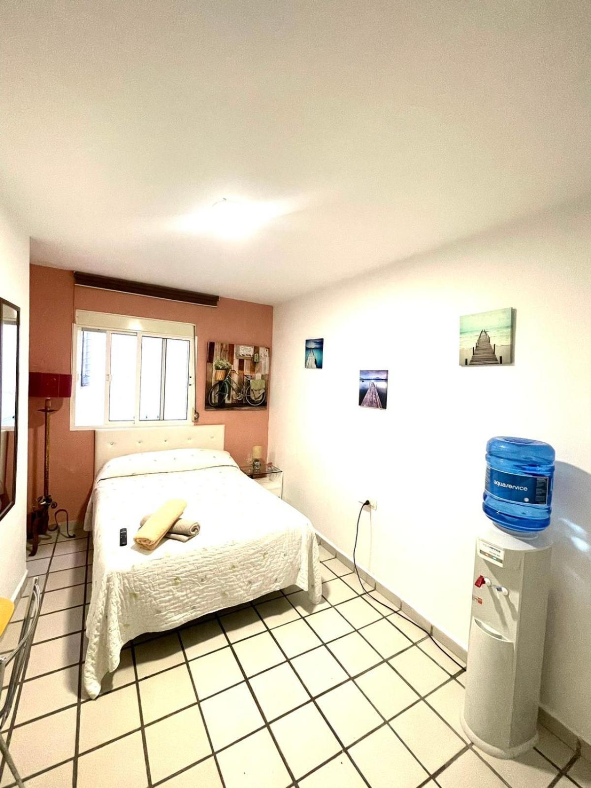 Habitacion Muy Centrica. Granada Ruang foto